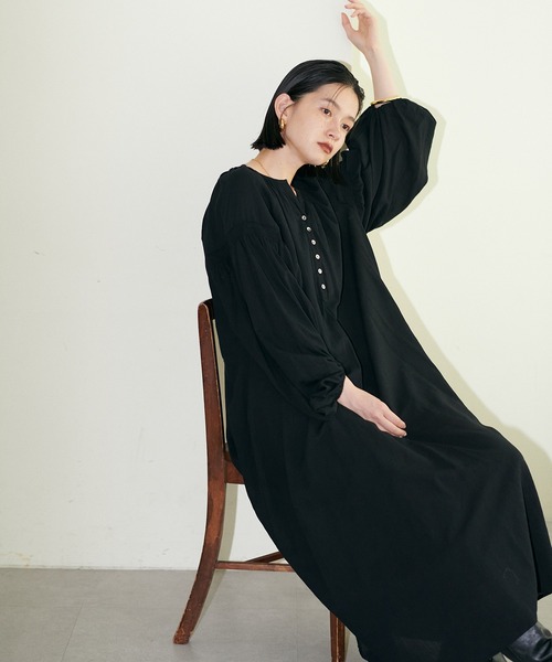 LARUTA（ラルータ）の「【LARUTA】たっぷりギャザーナチュラルガーゼワンピース（ワンピース・レディース・ブラック/イエロー/ブラウン/オフホワイト・FREE）」の19枚目の写真