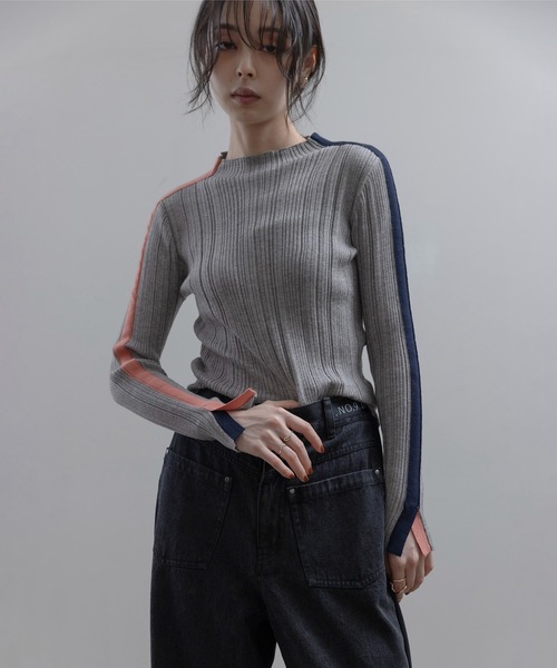 Eimee Law(エイミーロウ)の「配色ラインランダムリブニット(ニット/セーター・レディース・ブラック/アイボリー/チャコールグレー/ベージュ/ブルーグリーン/グレー/モカ/ライトピンク/グレー系その他・38/FREE)」の5枚目の写真