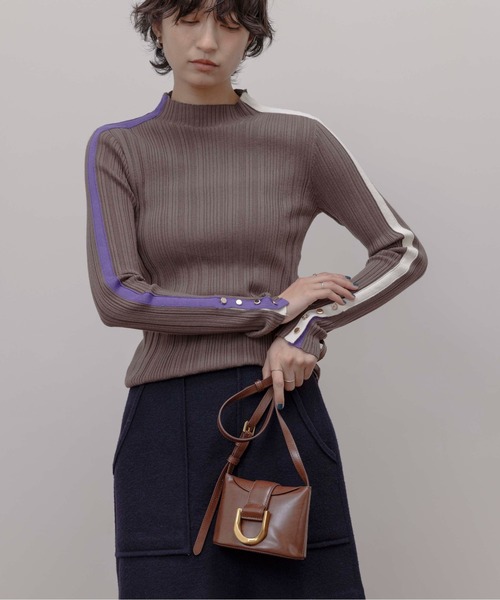 Eimee Law（エイミーロウ）の「配色ラインランダムリブニット（ニット/セーター・レディース・ブラック/アイボリー/チャコールグレー/ベージュ/ブルーグリーン/グレー/モカ/ライトピンク・38/FREE）」の5枚目の写真