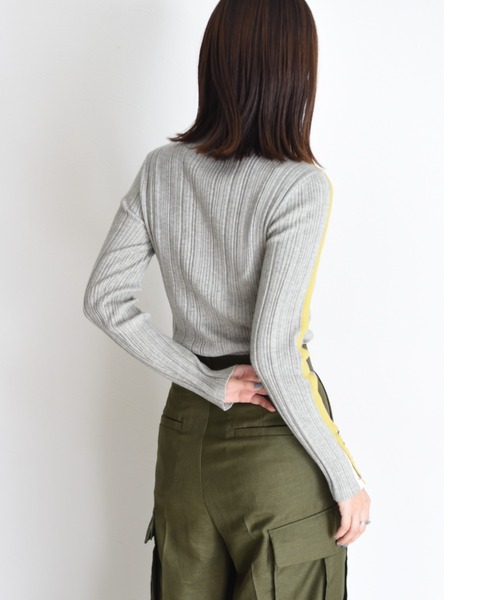 Eimee Law（エイミーロウ）の「配色ラインランダムリブニット（ニット/セーター・レディース・ブラック/アイボリー/チャコールグレー/ベージュ/ブルーグリーン/グレー/モカ/ライトピンク・38/FREE）」の12枚目の写真