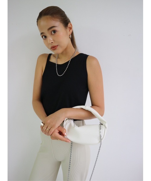 TRUNC（トランクエイティーエイト）の「Round Mini Chain Bag（ショルダーバッグ・レディース・グリーン/ブラック/アイボリー・FREE）」の6枚目の写真