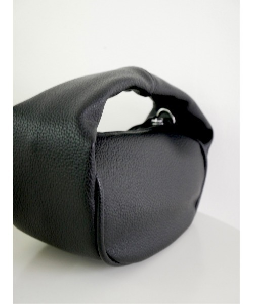 TRUNC（トランクエイティーエイト）の「Round Mini Chain Bag（ショルダーバッグ・レディース・グリーン/ブラック/アイボリー・FREE）」の20枚目の写真