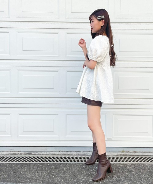 frunco(フランコ)の「emboss peplum blouse(シャツ/ブラウス・レディース・ブラック/ホワイト・FREE)」の4枚目の写真