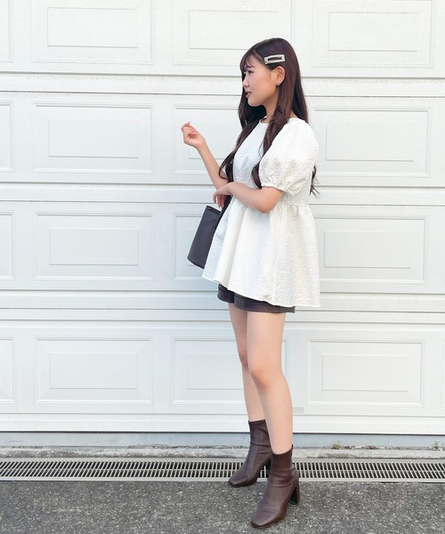 frunco(フランコ)の「emboss peplum blouse(シャツ/ブラウス・レディース・ブラック/ホワイト・FREE)」の5枚目の写真