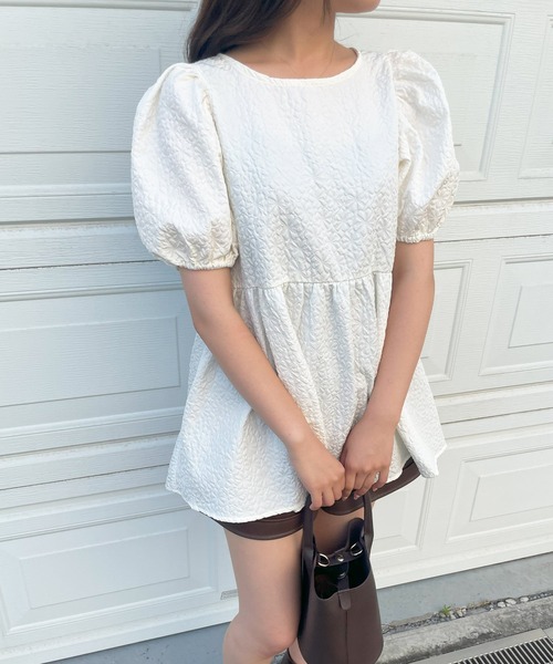 frunco(フランコ)の「emboss peplum blouse(シャツ/ブラウス・レディース・ブラック/ホワイト・FREE)」の8枚目の写真