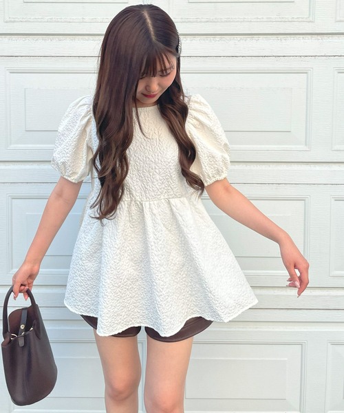 frunco(フランコ)の「emboss peplum blouse(シャツ/ブラウス・レディース・ブラック/ホワイト・FREE)」の17枚目の写真