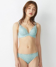 AMOSTYLE BY Triumph（アモスタイルバイトリンプ）の「夢みるブラ DeepV ブラ＆ショーツセット スウィンギングブーケ【A,B,C,Dカップ】 AMST1440 WHU + Hikini JX（ブラ&ショーツ・レディース）」