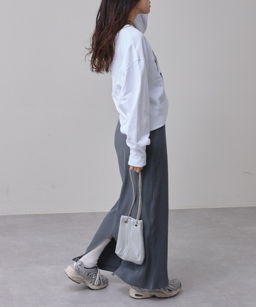 CIAOPANIC TYPY（チャオパニックティピー）の「【新色追加】きれいめクロップド丈カレッジスウェット（スウェット・レディース・チャコールグレー/グレー/ホワイト/ピンク/ブルー・ONE SIZE）」の12枚目の写真