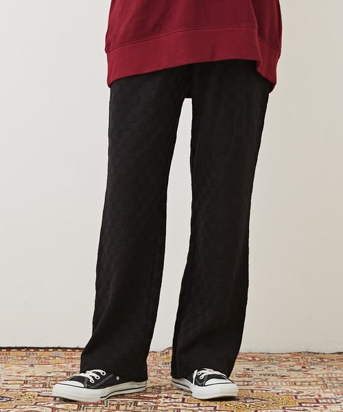 CUBE SUGAR（キューブシュガー）の「ブロック柄ニットソーセミフレアパンツ（その他パンツ・レディース・ブラック/ブルー/ブラウン/パープル・M）」の2枚目の写真