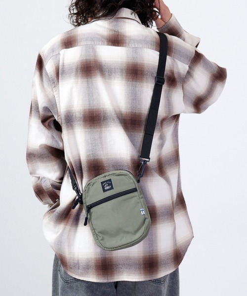 KAKSI（カクシ）の「KAKSI　ポリツイルミニショルダー＆トートBAG（ボディバッグ/ウエストポーチ・メンズ・グレー/カーキ/ブラック/ベージュ/ピンク・FREE）」の4枚目の写真