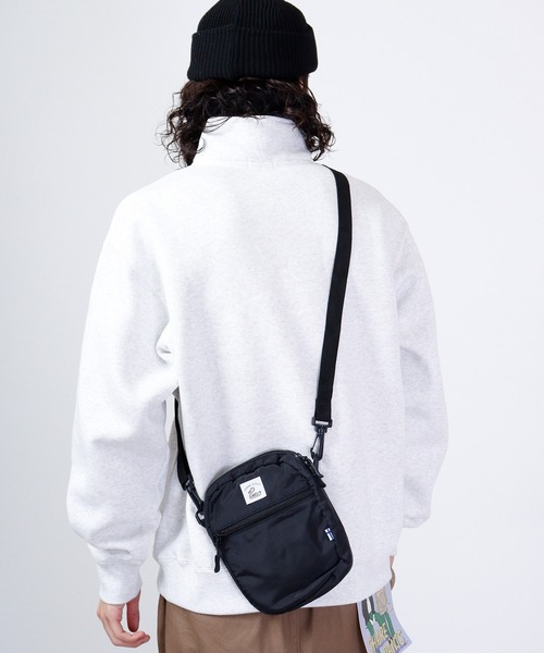 KAKSI（カクシ）の「KAKSI　ポリツイルミニショルダー＆トートBAG（ボディバッグ/ウエストポーチ・メンズ・グレー/カーキ/ブラック/ベージュ/ピンク・FREE）」の2枚目の写真