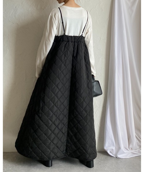 She's Closet(シーズクローゼット)の「Aラインボリュームフレアハイウエストロング丈ダイヤキルティングキャミワンピース(ワンピース・レディース・アイボリー/ブラック/カーキ・FREE)」の9枚目の写真