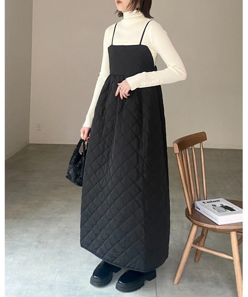 She's Closet(シーズクローゼット)の「Aラインボリュームフレアハイウエストロング丈ダイヤキルティングキャミワンピース(ワンピース・レディース・アイボリー/ブラック/カーキ・FREE)」の11枚目の写真
