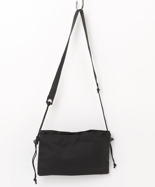 FREDRIK PACKERS(フレドリックパッカーズ)の「FREDRIK PACKERS フレドリックパッカーズ / 420D UTILITY SACK-M(ショルダーバッグ・レディース・ブラック/カーキ/シルバー・ONESIZE)」の4枚目の写真