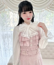ラッフルフェザービスチェ