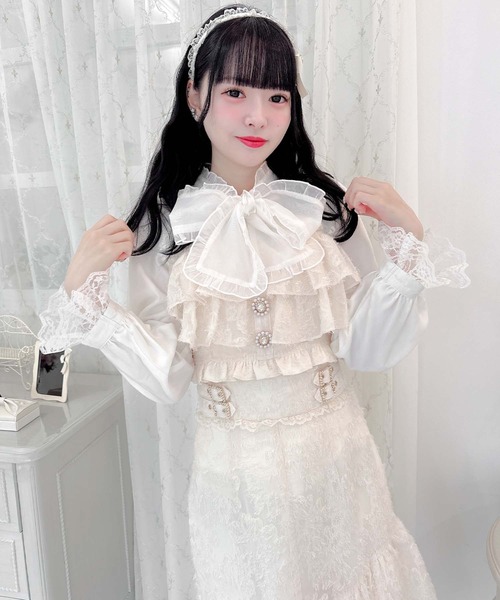 ROJITA(ロジータ)の「ラッフルフェザービスチェ(ベスト・レディース・ブラック/ピンク/アイボリー・FREE)」の1枚目の写真