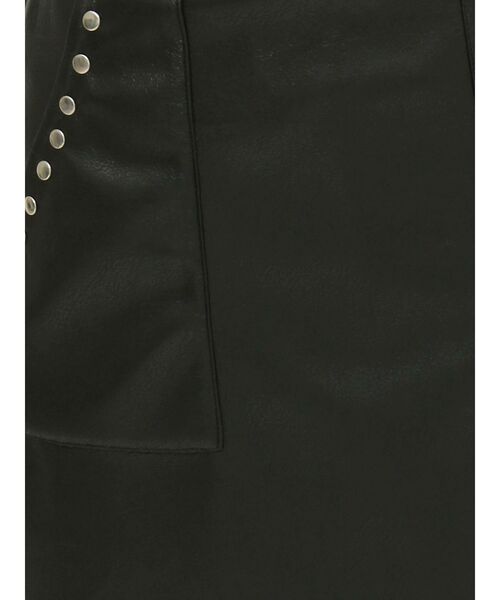 EVRIS（エヴリス）の「フェイクレザースタッズミニスカート（スカート・レディース・ブラック/ベージュ・SMALL/MEDIUM）」の21枚目の写真