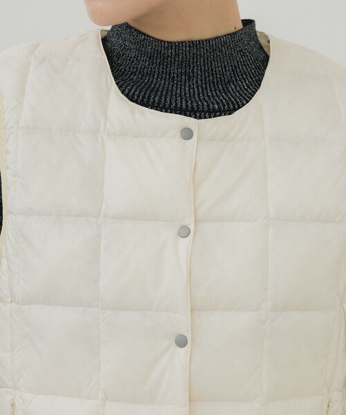 TAION（タイオン）の「【TAION/タイオン】CREW NECK BUTTON DOWN VEST/クルーネックボタンダウンベスト（ダウンベスト・レディース・ブラック/オフホワイト・S/M）」の21枚目の写真