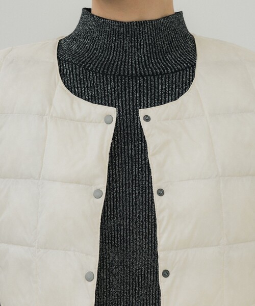 TAION（タイオン）の「【TAION/タイオン】CREW NECK BUTTON DOWN VEST/クルーネックボタンダウンベスト（ダウンベスト・レディース・ブラック/オフホワイト・S/M）」の8枚目の写真
