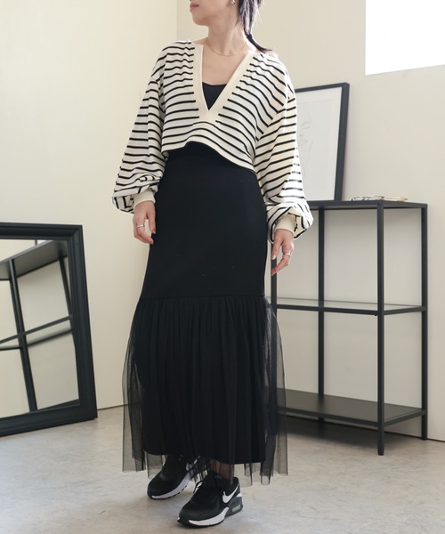 ULEULA（ウルア）の「深Vネック裏毛スウェットトレーナー/ボリュームスリーブスウェット（スウェット・レディース・ホワイト/グレー/ホワイト×ブラック/ブラック・FREE）」の5枚目の写真