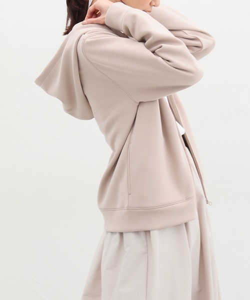 Honeys（ハニーズ）の「きれいめジップパーカー（パーカー・レディース・ブルー/グレー/ラベンダー/ベージュ/ピンク/ライトベージュ/イエロー系その他/ブラック/アイボリー・3L/LL/L/M/S）」の19枚目の写真