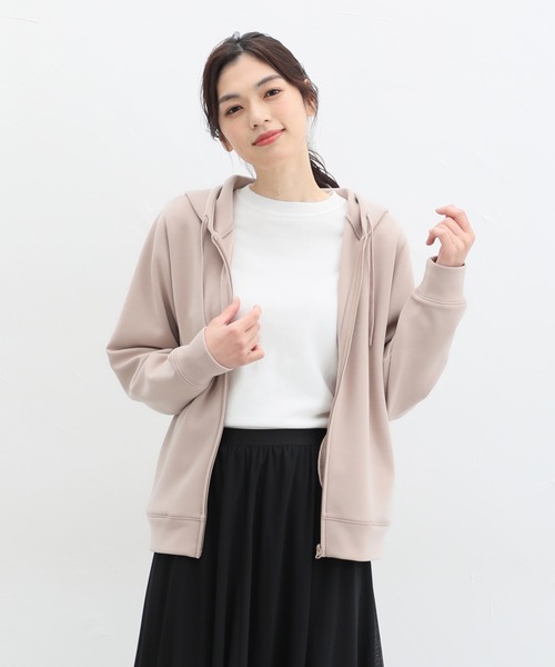 Honeys（ハニーズ）の「きれいめジップパーカー（パーカー・レディース・ブルー/グレー/ラベンダー/ベージュ/ピンク/ライトベージュ/イエロー系その他/ブラック/アイボリー・3L/LL/L/M/S）」の17枚目の写真