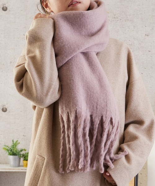 VIBGYOR Women（ヴィブジョー　ウィメン）の「【urge select】ボリューム フリンジ マフラー（マフラー・レディース・ブラック/その他10/その他9/ライトブルー/ロイヤルブルー/その他13/その他12/その他14/その他3/ピンク/その他8/その他7/その他15/その他5/コーラルピンク/オフホワイト/その他6/その他2/グリーン/その他16/その他11/レッド/その他4/ピンクベージュ/その他1/ベージュ/ベビーピンク/ブラウン/ライトベージュ/オリーブ/グレー・FREE）」の14枚目の写真