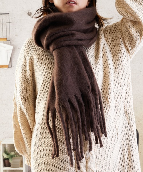 VIBGYOR Women（ヴィブジョー　ウィメン）の「【urge select】ボリューム フリンジ マフラー（マフラー・レディース・ブラック/その他10/その他9/ライトブルー/ロイヤルブルー/その他13/その他12/その他14/その他3/ピンク/その他8/その他7/その他15/その他5/コーラルピンク/オフホワイト/その他6/その他2/グリーン/その他16/その他11/レッド/その他4/ピンクベージュ/その他1/ベージュ/ベビーピンク/ブラウン/ライトベージュ/オリーブ/グレー・FREE）」の5枚目の写真