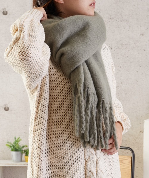 VIBGYOR Women（ヴィブジョー　ウィメン）の「【urge select】ボリューム フリンジ マフラー（マフラー・レディース・ブラック/その他10/その他9/ライトブルー/ロイヤルブルー/その他13/その他12/その他14/その他3/ピンク/その他8/その他7/その他15/その他5/コーラルピンク/オフホワイト/その他6/その他2/グリーン/その他16/その他11/レッド/その他4/ピンクベージュ/その他1/ベージュ/ベビーピンク/ブラウン/ライトベージュ/オリーブ/グレー・FREE）」の8枚目の写真