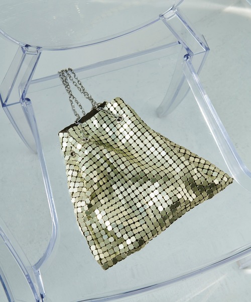 ADAM ET ROPE'(アダムエロペ)の「【サステナブル】メタル巾着ミニバッグ(ハンドバッグ・レディース・シルバー/グリーン/ピンク・FREE)」の2枚目の写真