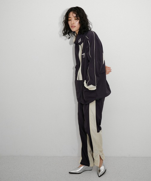 ADAM ET ROPE'（アダムエロペ）の「【UMBRO for ADAM ET ROPE'】TRACK JK（その他アウター・レディース・ネイビー/キナリ・M）」の7枚目の写真