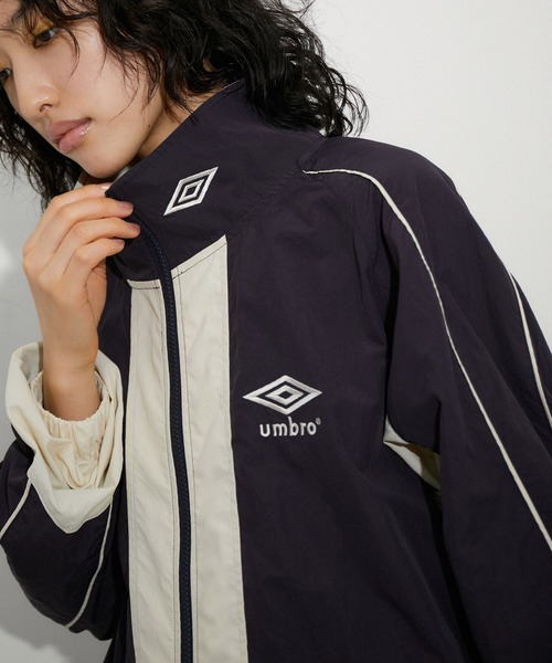 ADAM ET ROPE'（アダムエロペ）の「【UMBRO for ADAM ET ROPE'】TRACK JK（その他アウター・レディース・ネイビー/キナリ・M）」の9枚目の写真