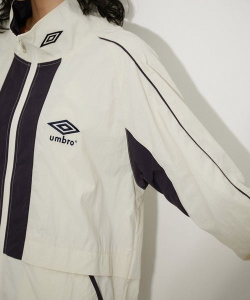 ADAM ET ROPE'（アダムエロペ）の「【UMBRO for ADAM ET ROPE'】TRACK JK（その他アウター・レディース・ネイビー/キナリ・M）」の15枚目の写真
