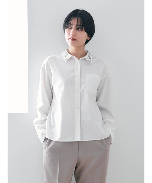 YECCA VECCA(イェッカヴェッカ)の「ビジューカラーシャツ(シャツ/ブラウス・レディース・オフホワイト・FREE)」の2枚目の写真
