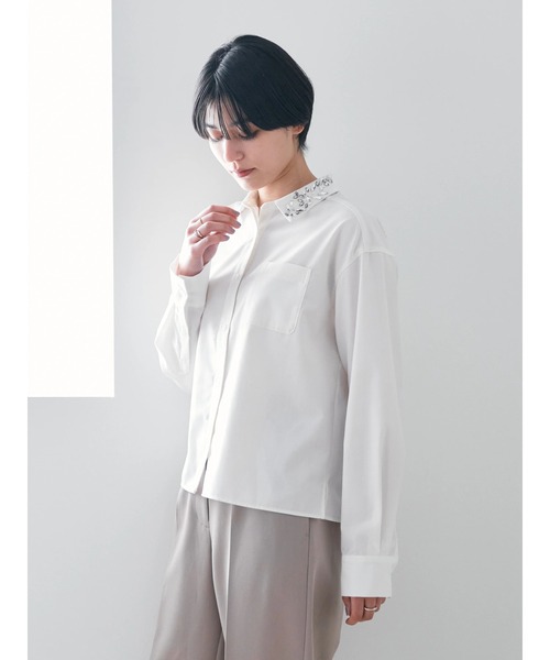 YECCA VECCA(イェッカヴェッカ)の「ビジューカラーシャツ(シャツ/ブラウス・レディース・オフホワイト・FREE)」の3枚目の写真