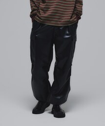 tk.TAKEO KIKUCHI | シンセティックレザーバギーカーゴパンツ(カーゴパンツ)