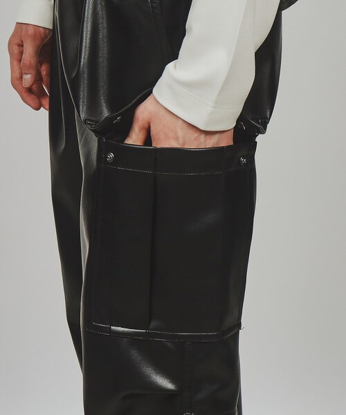 tk.TAKEO KIKUCHI(ティーケータケオキクチ)の「◆シンセティックレザーバギーカーゴパンツ(カーゴパンツ・メンズ・ブラック系3・01/02/03)」の8枚目の写真