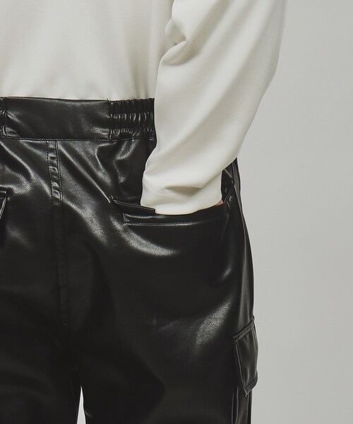 tk.TAKEO KIKUCHI(ティーケータケオキクチ)の「◆シンセティックレザーバギーカーゴパンツ(カーゴパンツ・メンズ・ブラック系3・01/02/03)」の9枚目の写真