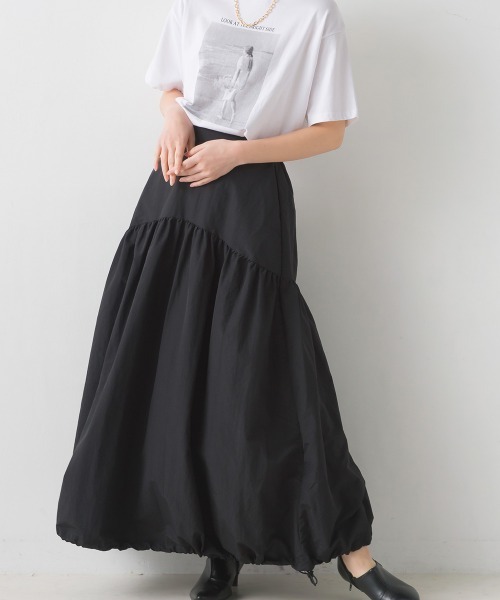 OMNES(オムネス)の「ナイロンワッシャーアレンジヘムスカート(スカート・レディース・ベージュ/ライトカーキ/ブラック/アイボリー・FREE)」の3枚目の写真