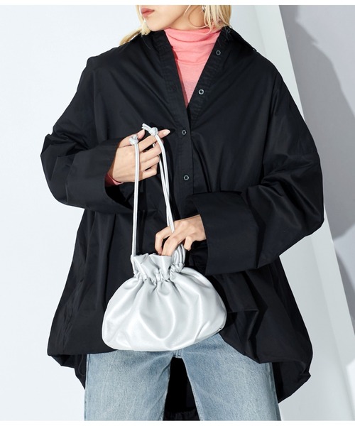 Settimissimo（セッティミッシモ）の「オーバルデザイン 巾着 2WAY バッグ（ショルダーバッグ・レディース・ブラック/シルバー・FREE）」の19枚目の写真