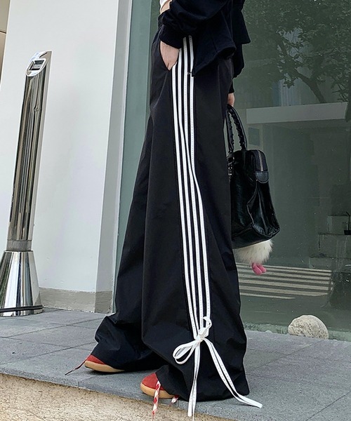 HALEY PESCA（ヘーリーペスカ）の「HALEY PESCA/ルーズデザイン　リボン付きトラックパンツ（スウェットパンツ・レディース・ブラック・SMALL/MEDIUM/LARGE）」の19枚目の写真