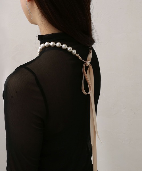 colleca la（コレカラ）の「サテンリボンパールネックレス（ネックレス・レディース・ブラック/ベージュ・ﾌﾘ-）」の5枚目の写真
