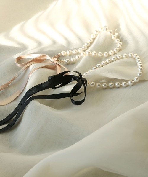colleca la（コレカラ）の「サテンリボンパールネックレス（ネックレス・レディース・ブラック/ベージュ・ﾌﾘ-）」の7枚目の写真