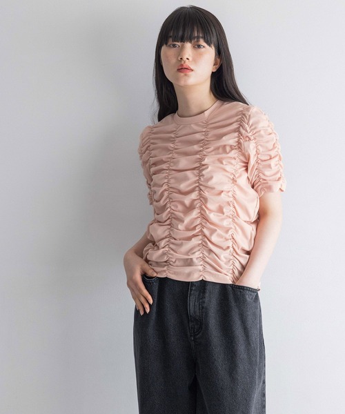 yuw(ユウ)の「シャーリングプルオーバー 113871(Tシャツ/カットソー・レディース・ピンク/ホワイト/ブラック・FREE)」の3枚目の写真