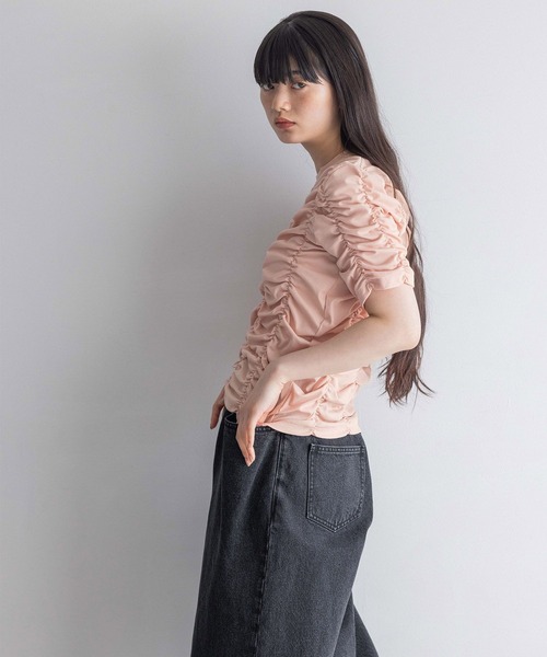 yuw(ユウ)の「シャーリングプルオーバー 113871(Tシャツ/カットソー・レディース・ピンク/ホワイト/ブラック・FREE)」の18枚目の写真