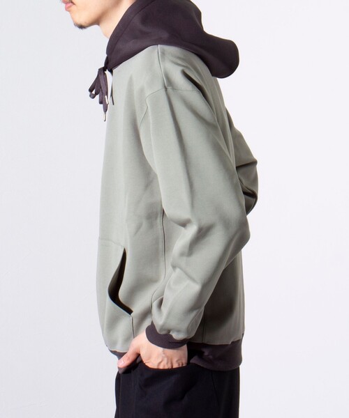 GLOSTER（グロスター）の「【GLOSTER/グロスター】フレンチブルドッグ刺繍  バイカラー パーカー（パーカー・メンズ・セージグリーン/チャコールグレー/グレイッシュベージュ/グレイッシュブルー・S/L/M）」の12枚目の写真