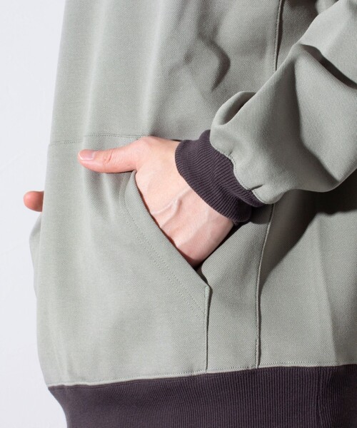 GLOSTER（グロスター）の「【GLOSTER/グロスター】フレンチブルドッグ刺繍  バイカラー パーカー（パーカー・メンズ・セージグリーン/チャコールグレー/グレイッシュベージュ/グレイッシュブルー・S/L/M）」の7枚目の写真