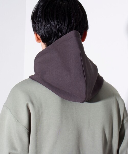 GLOSTER（グロスター）の「【GLOSTER/グロスター】フレンチブルドッグ刺繍  バイカラー パーカー（パーカー・メンズ・セージグリーン/チャコールグレー/グレイッシュベージュ/グレイッシュブルー・S/L/M）」の6枚目の写真