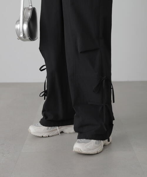 FREE'S MART（フリーズマート）の「◆リボンディティールカーゴパンツ（カーゴパンツ・レディース・カーキ/ブラック/ホワイト・SMALL/MEDIUM）」の10枚目の写真