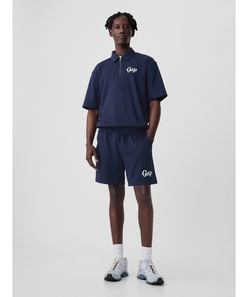 GAP セットアップ ハーフジップ スウェットパンツ Tシャツ ネイビー 紺色 半袖×ハーフジップ×セットアップ】のスタイリング | Gap公式